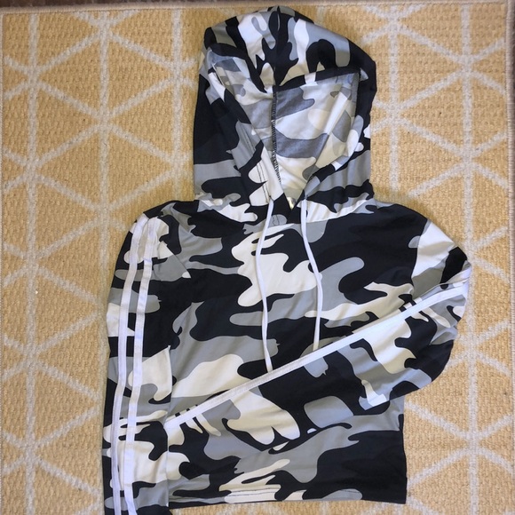 Urban planet cropped athletic hoodie - Picture 2 of 4